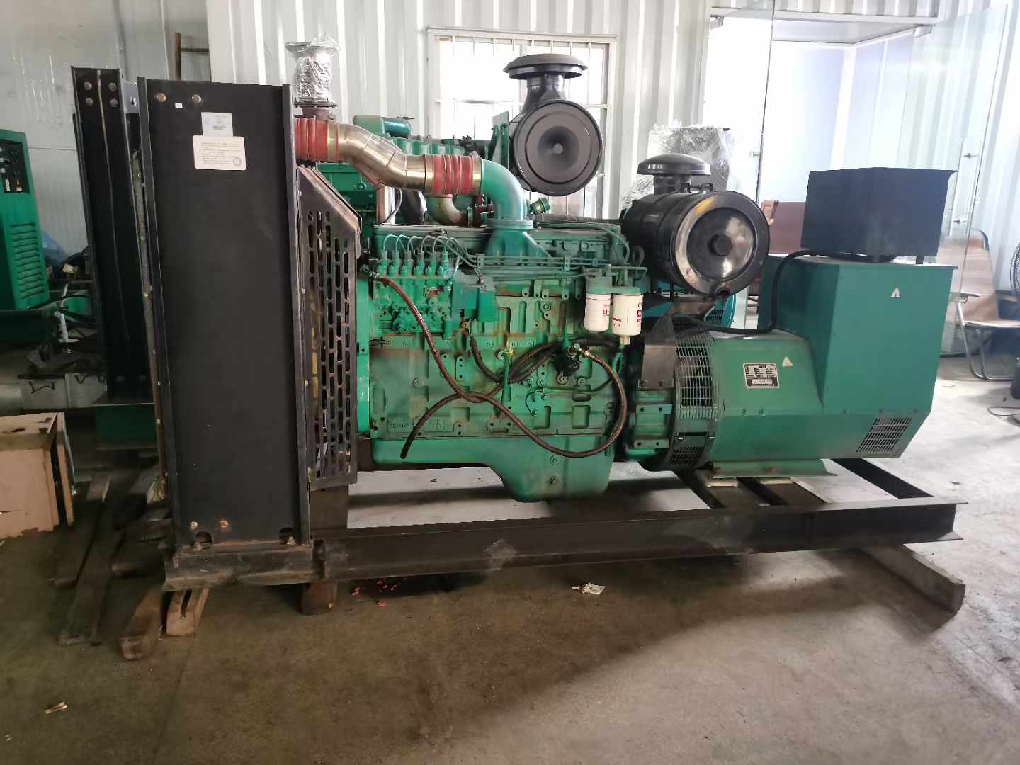 陵水发电机租赁如何确定电缆的承载电流是否在安全范围内？