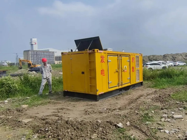 陵水200KW柴油发电机机组每小时的油耗量受哪些因素影响？